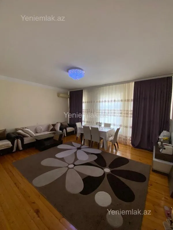 Satılır 6 otaqlı həyət evi 299 m²