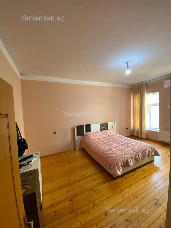 Satılır 6 otaqlı həyət evi 299 m²