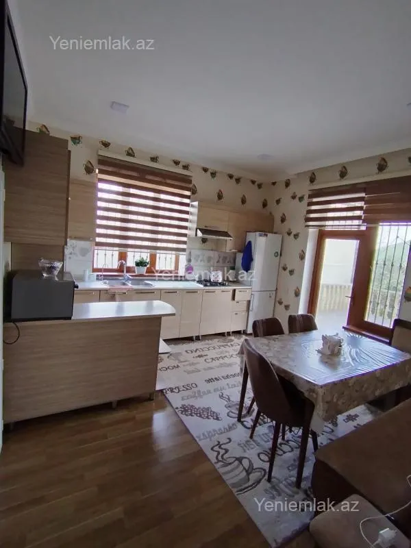 Satılır 4 otaqlı həyət evi 100 m²