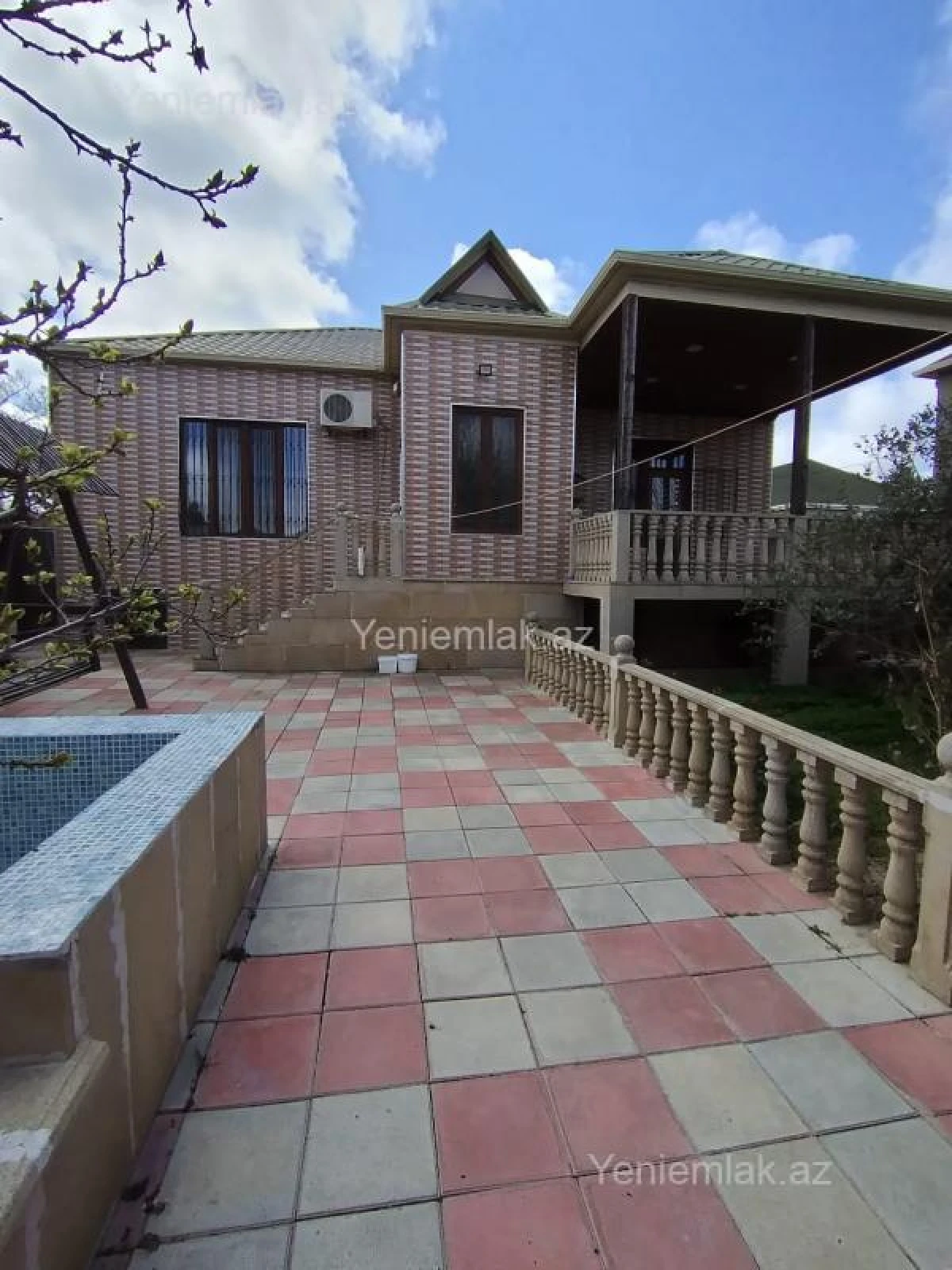 Satılır 4 otaqlı həyət evi 100 m²