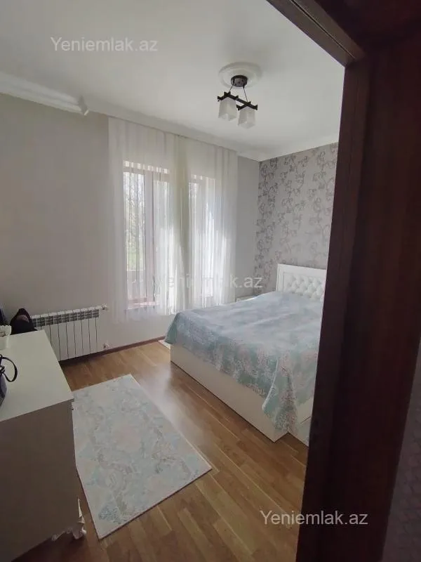 Satılır 4 otaqlı həyət evi 100 m²