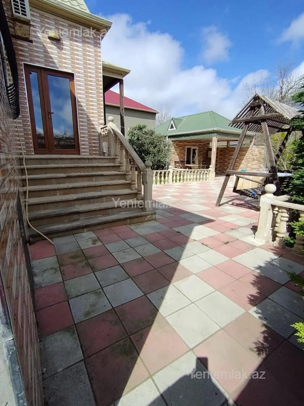 Satılır 4 otaqlı həyət evi 100 m²