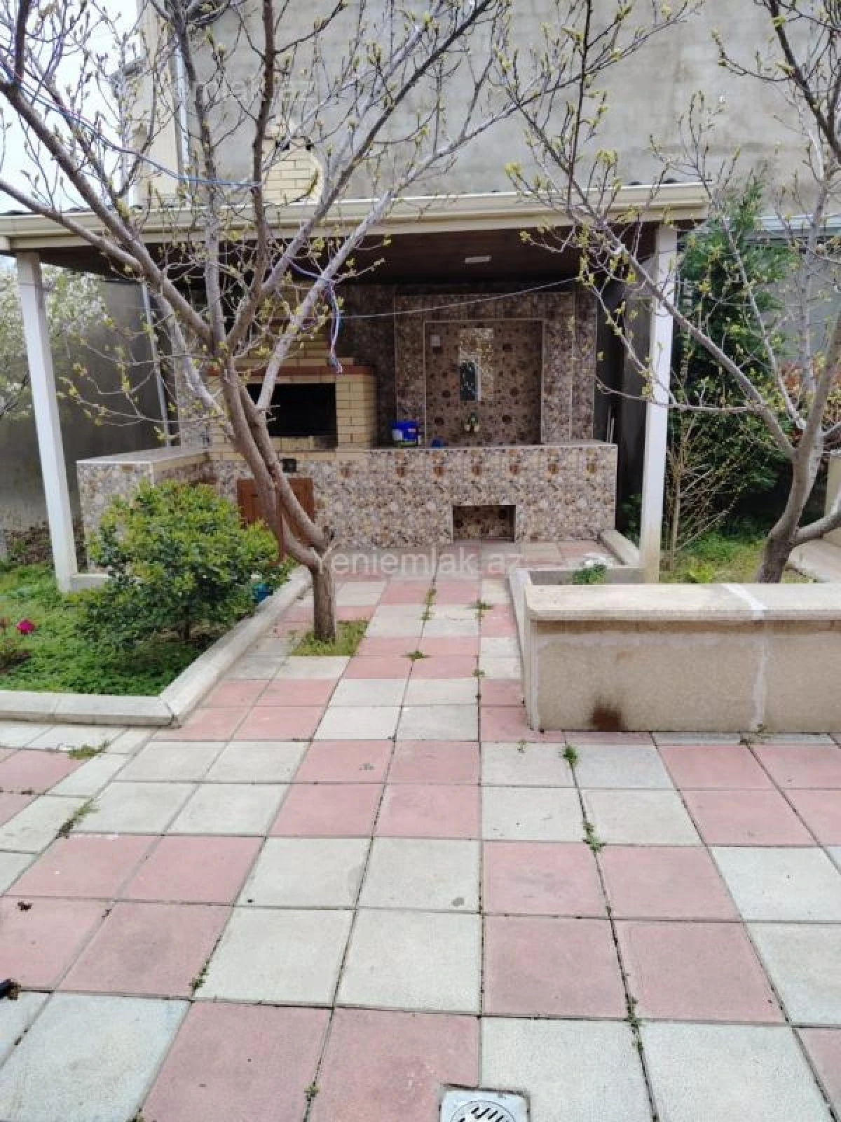 Satılır 4 otaqlı həyət evi 100 m²