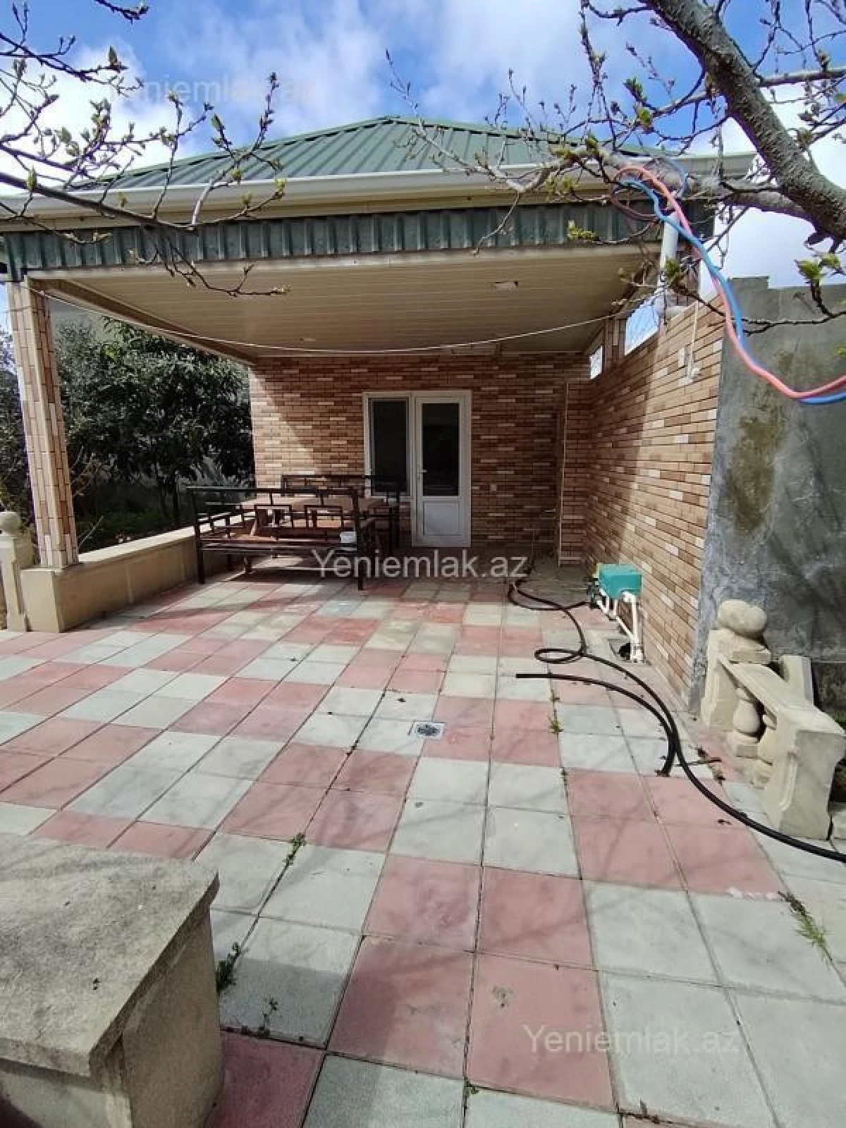 Satılır 4 otaqlı həyət evi 100 m²