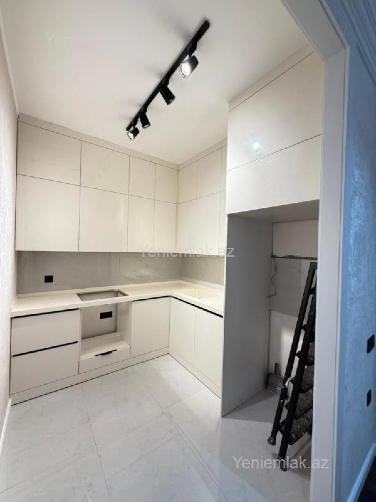 Satılır 2 otaqlı yeni tikili 63 m²