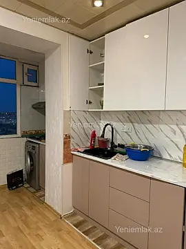Satılır 3 otaqlı köhnə tikili 85 m²
