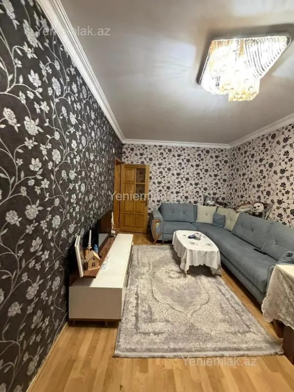 Satılır 3 otaqlı köhnə tikili 85 m²