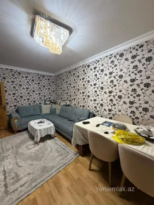 Satılır 3 otaqlı köhnə tikili 85 m²