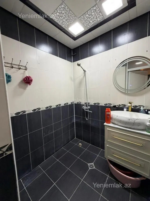 Satılır 3 otaqlı köhnə tikili 85 m²