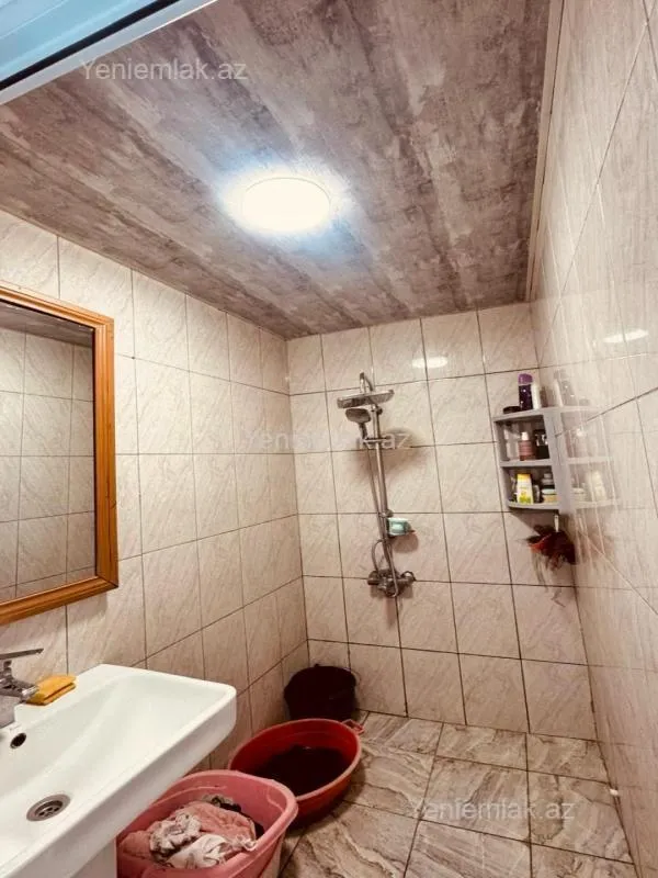 Satılır 2 otaqlı köhnə tikili 55 m²