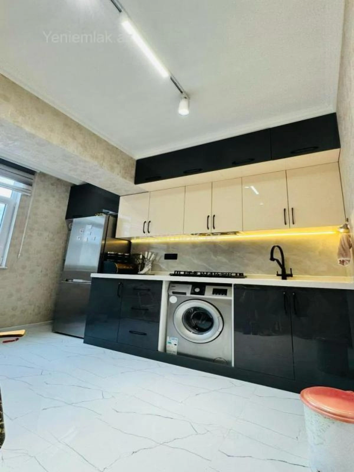 Satılır 2 otaqlı köhnə tikili 55 m²