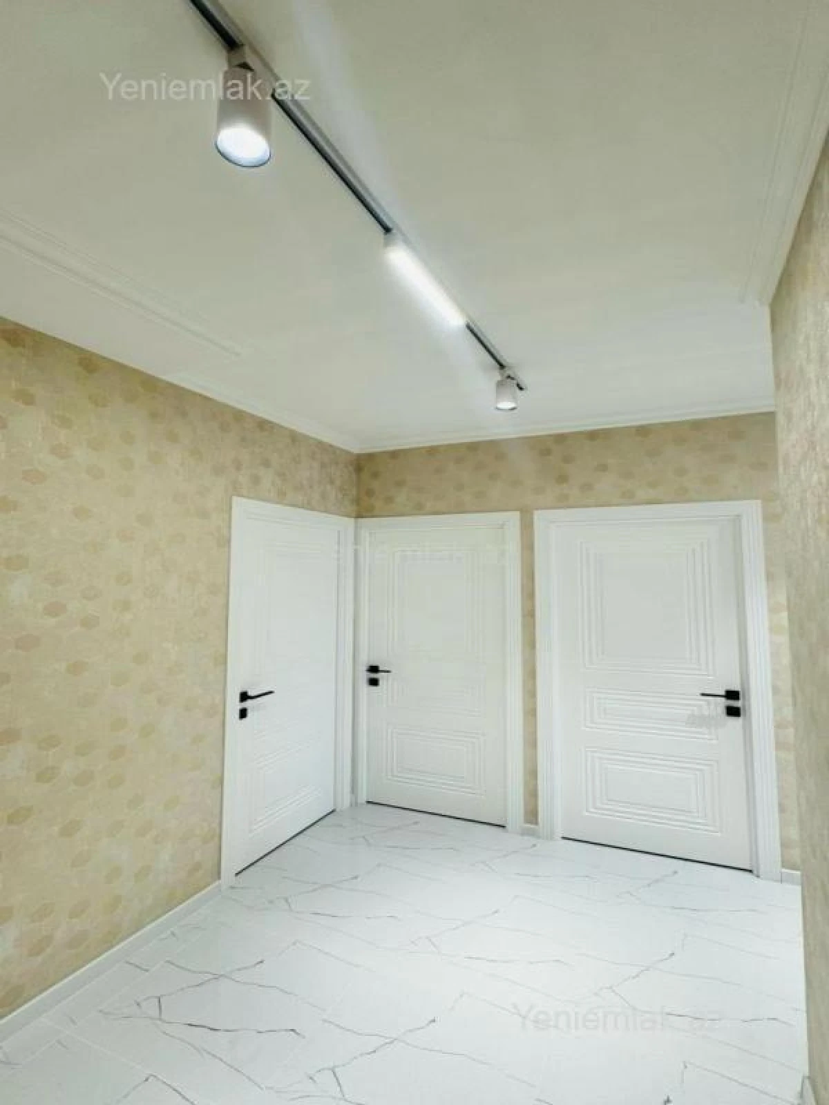 Satılır 2 otaqlı köhnə tikili 55 m²