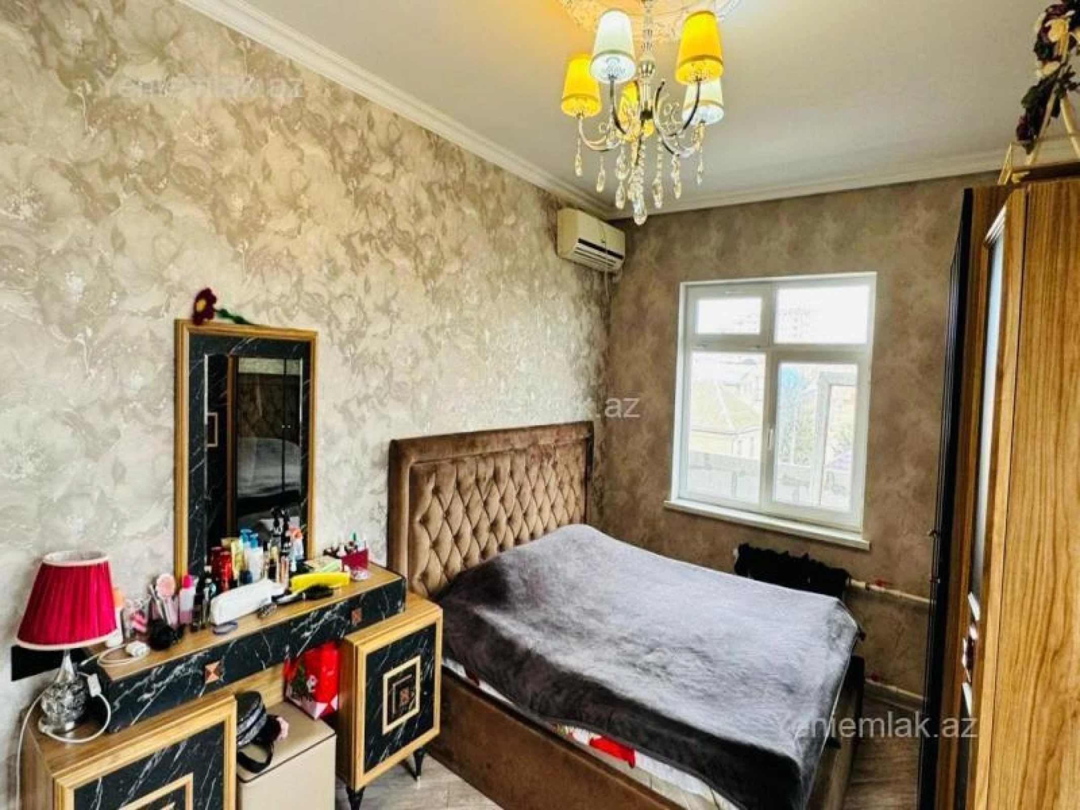 Satılır 2 otaqlı köhnə tikili 55 m²