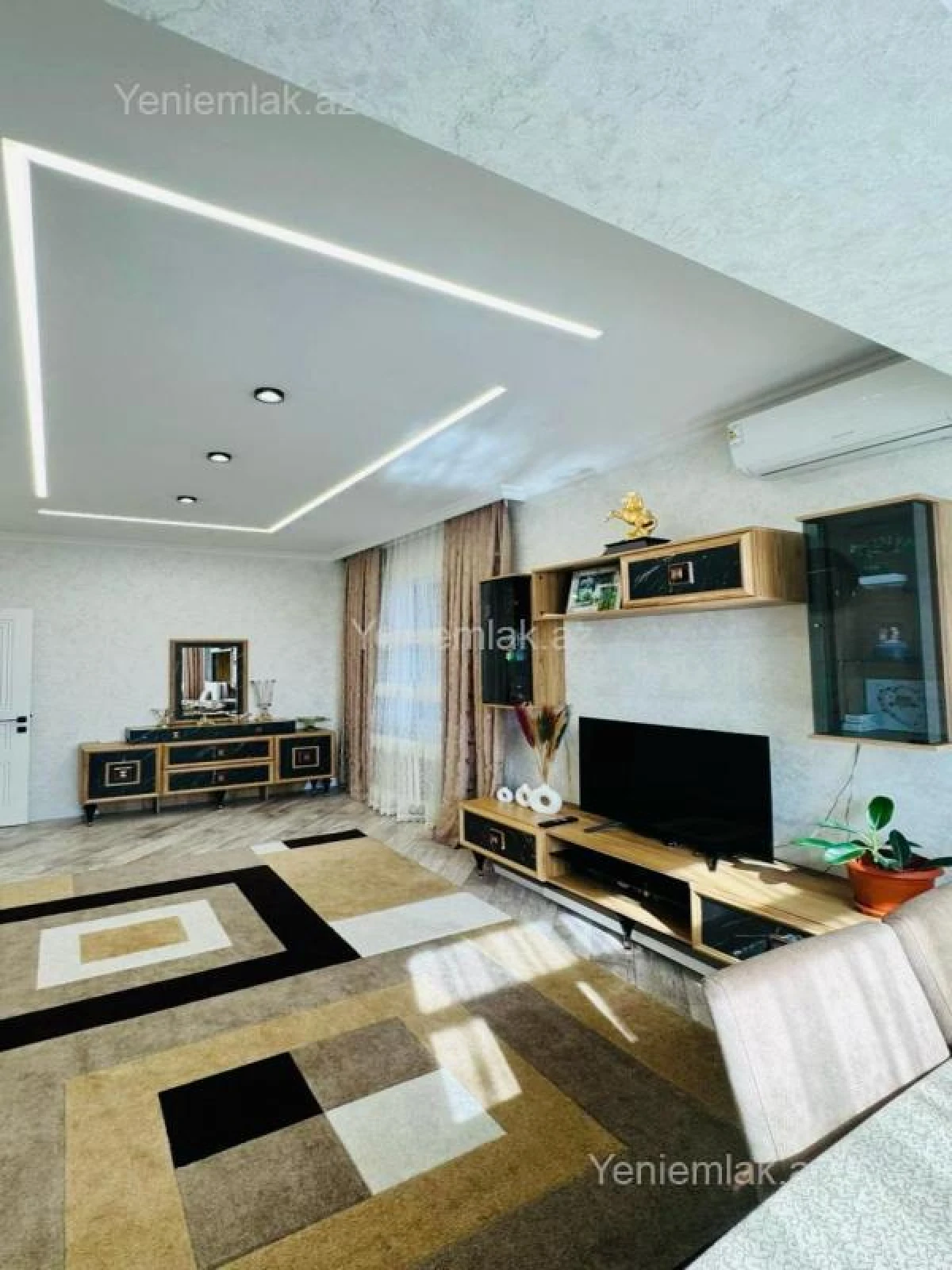 Satılır 2 otaqlı köhnə tikili 55 m²