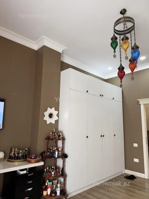 Satılır 4 otaqlı yeni tikili 163 m²