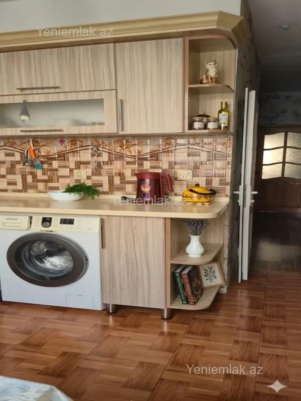 Satılır 3 otaqlı köhnə tikili 80 m²
