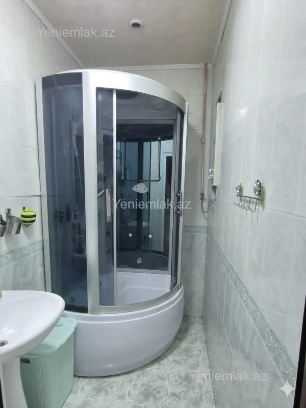 Satılır 3 otaqlı köhnə tikili 80 m²