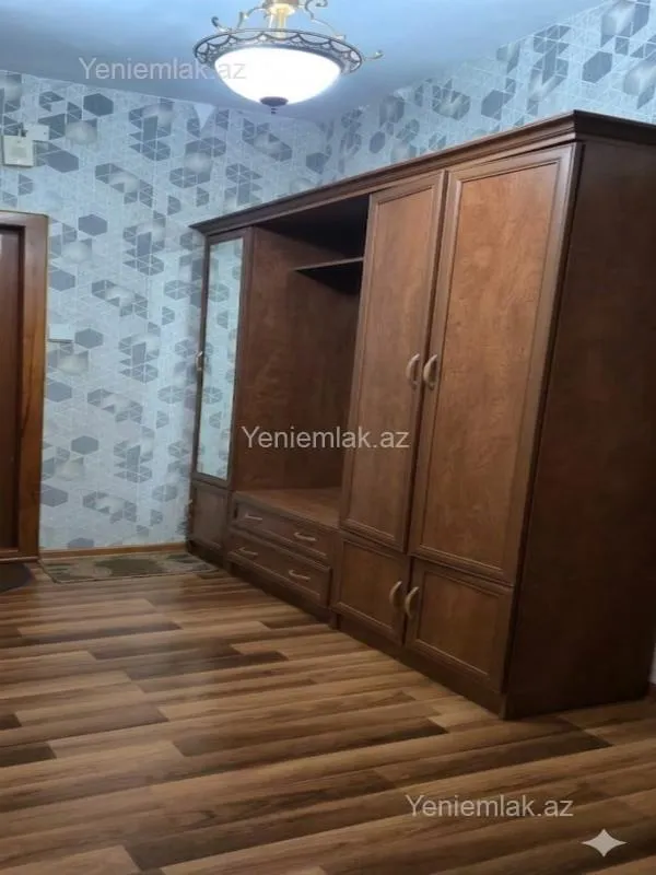Satılır 3 otaqlı köhnə tikili 80 m²