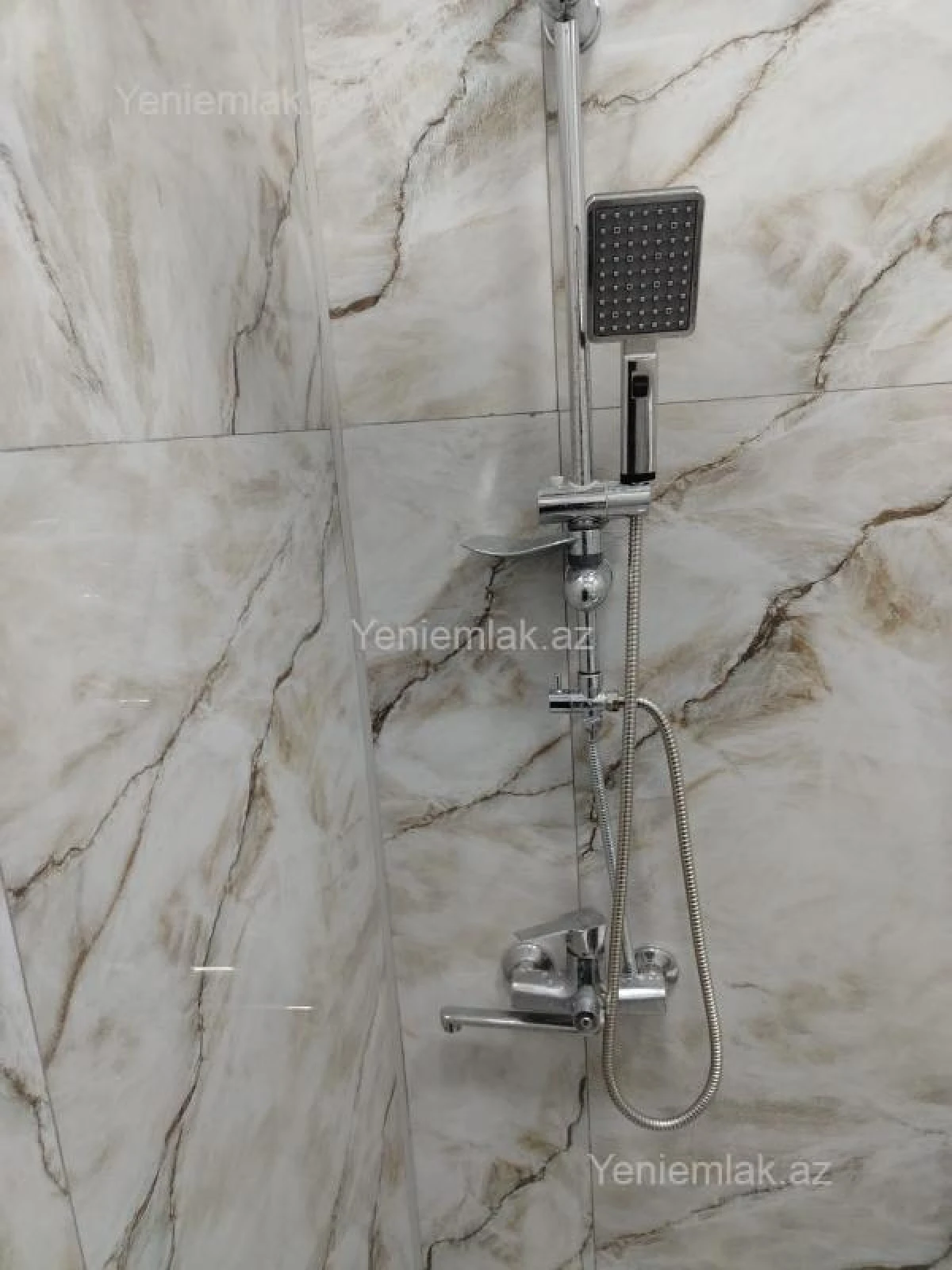 Satılır 5 otaqlı həyət evi 130 m²