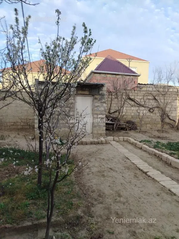 Satılır 5 otaqlı həyət evi 130 m²