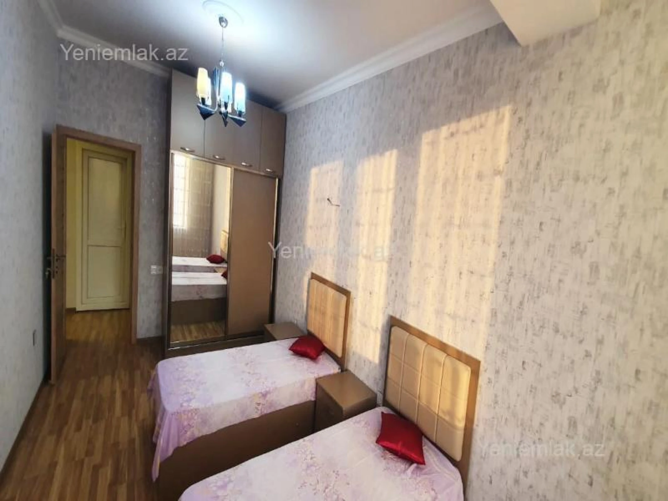 Satılır 3 otaqlı yeni tikili 105 m²