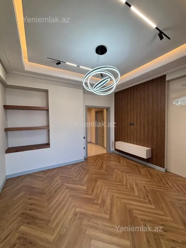 Satılır 3 otaqlı yeni tikili 85 m²