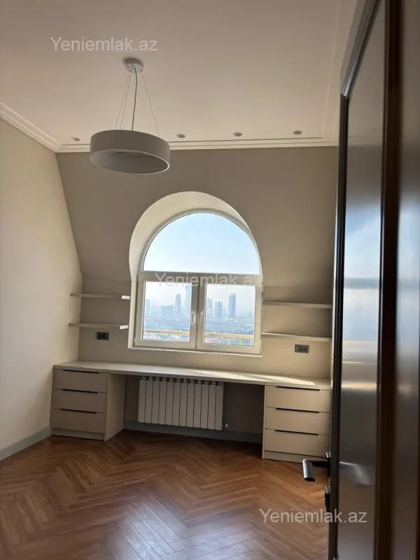 Satılır 3 otaqlı yeni tikili 85 m²