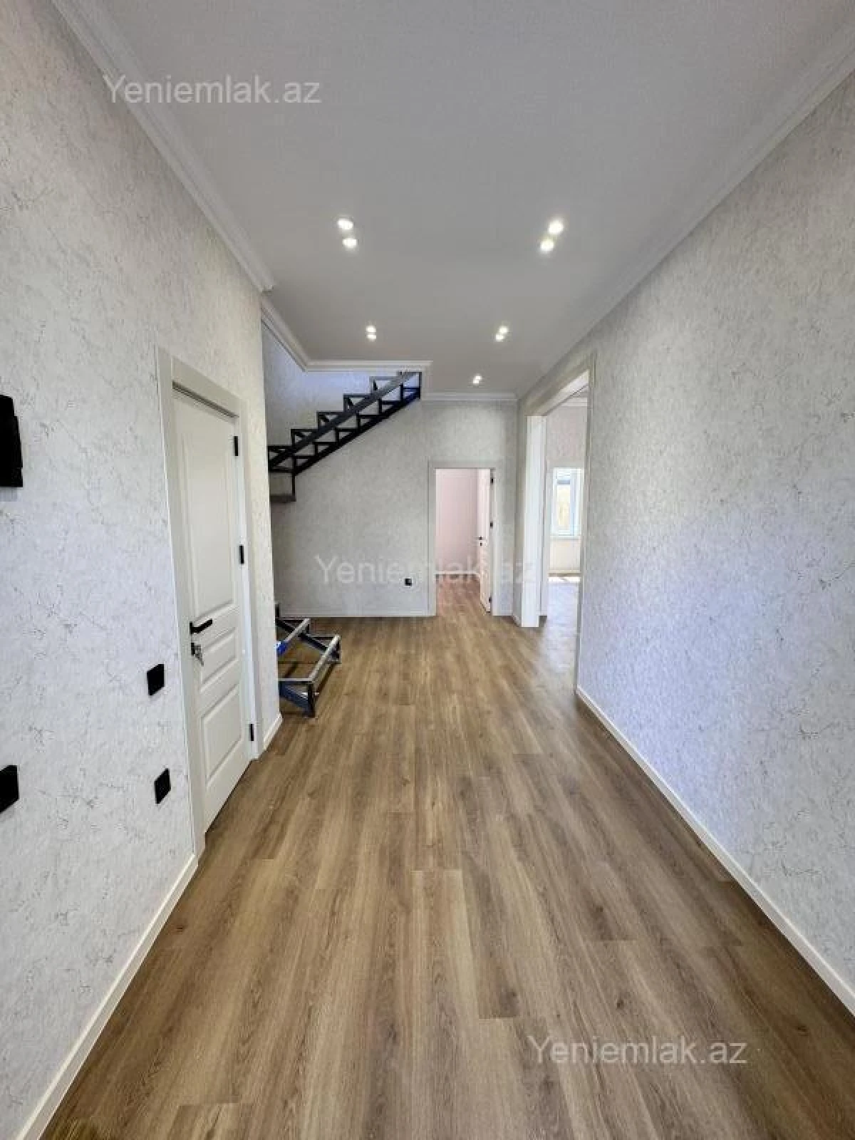 Satılır 5 otaqlı həyət evi 150 m²