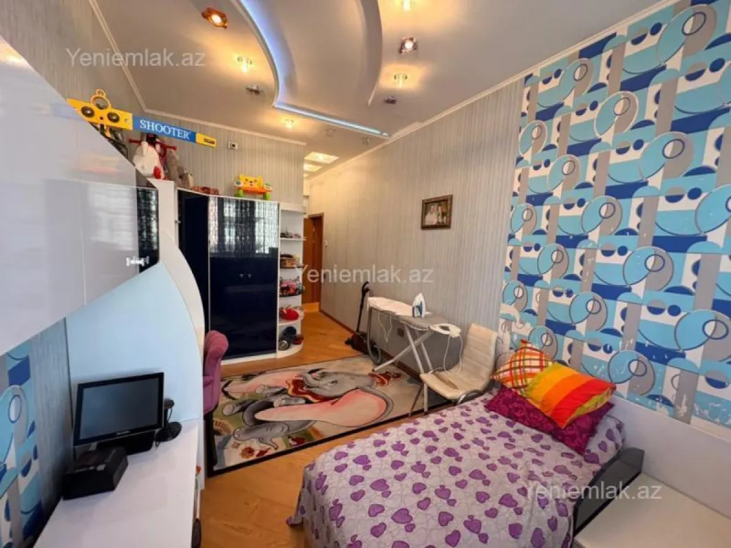 Satılır 4 otaqlı yeni tikili 180 m²