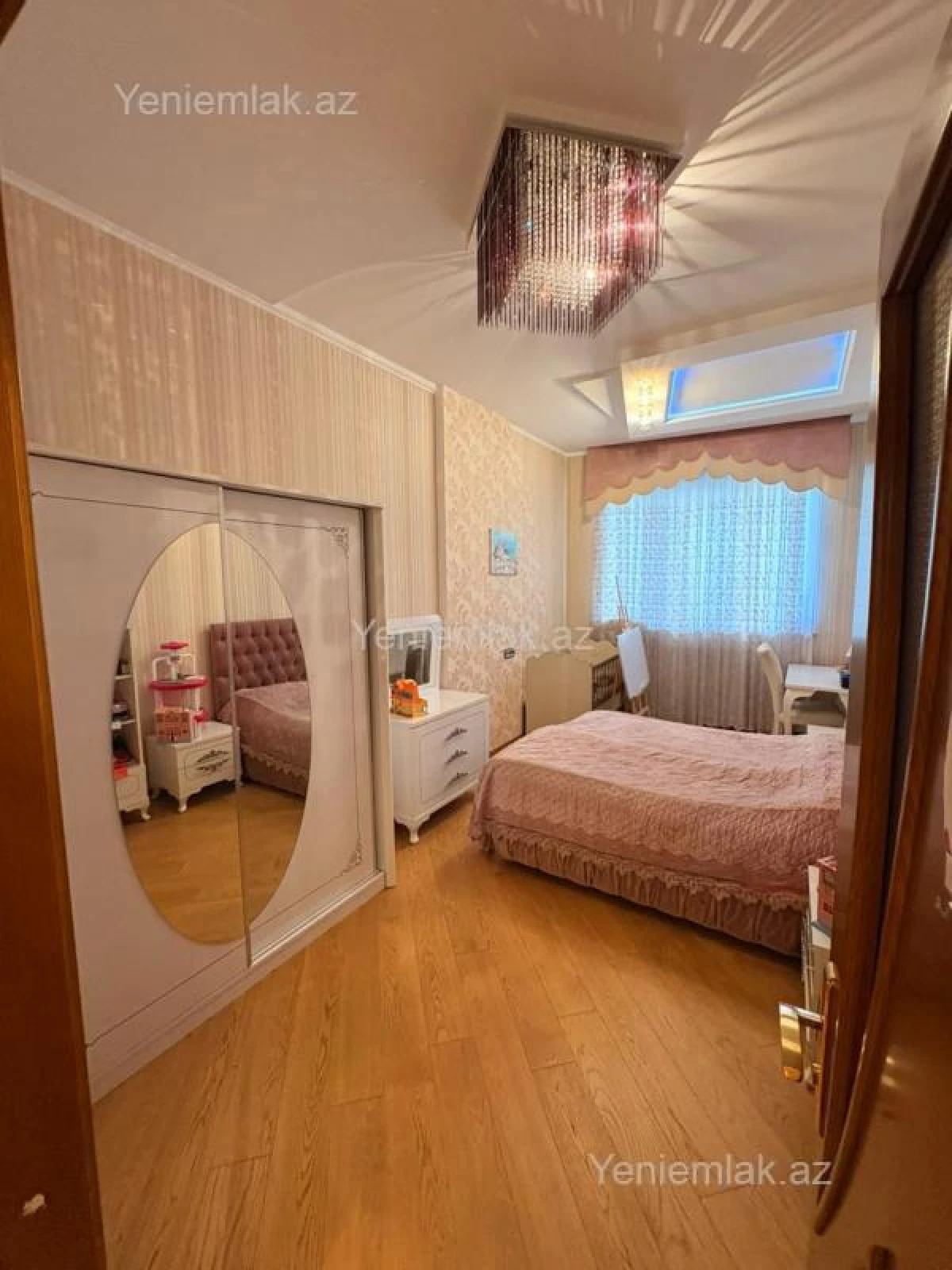 Satılır 4 otaqlı yeni tikili 180 m²