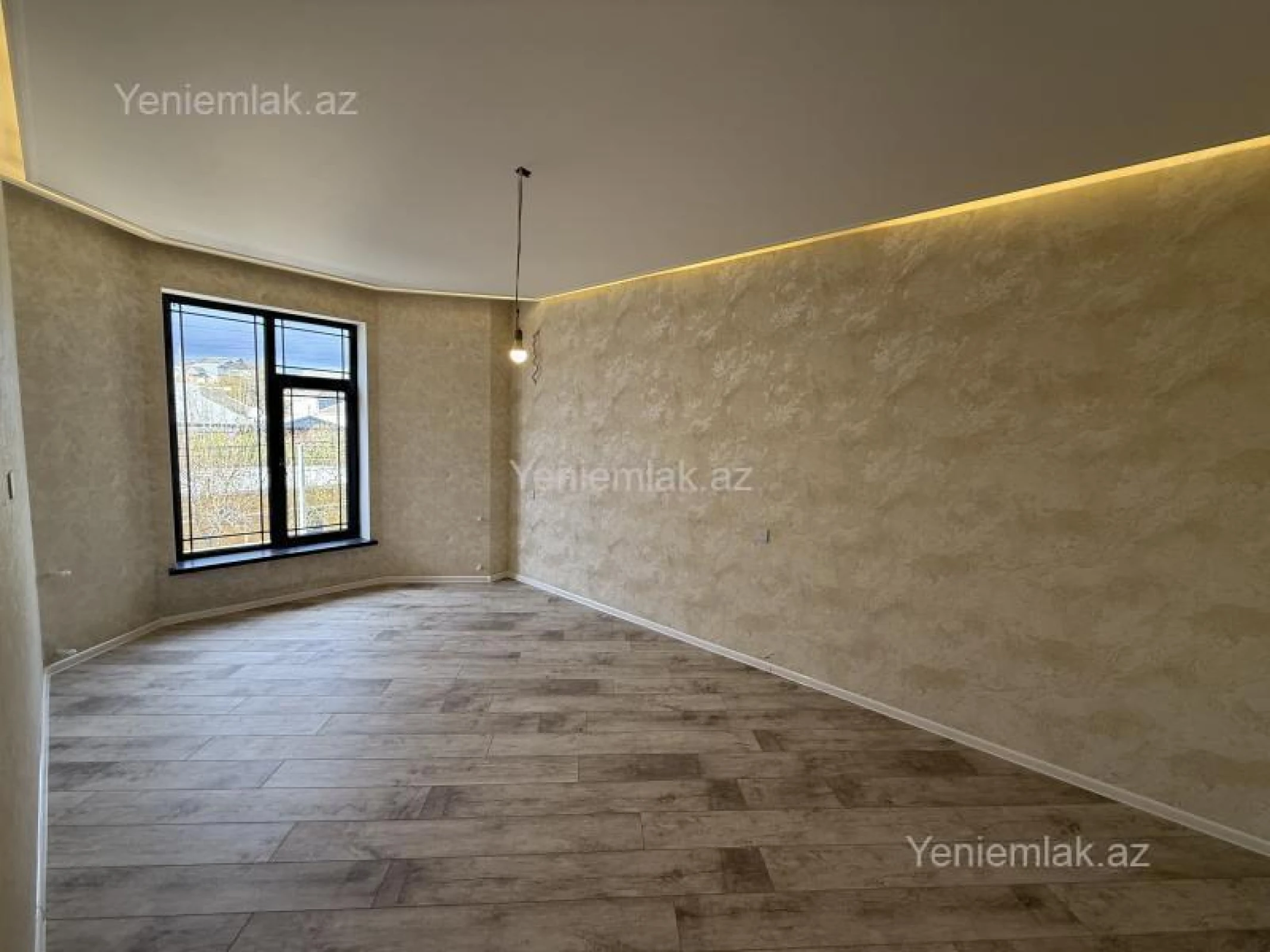 Satılır 5 otaqlı həyət evi 150 m²