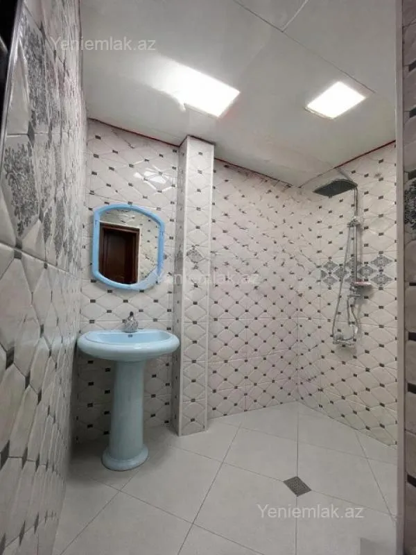 Satılır 3 otaqlı yeni tikili 65 m²