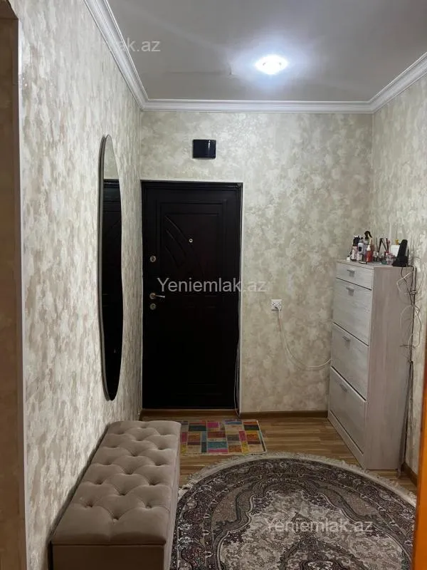 Satılır 4 otaqlı köhnə tikili 110 m²