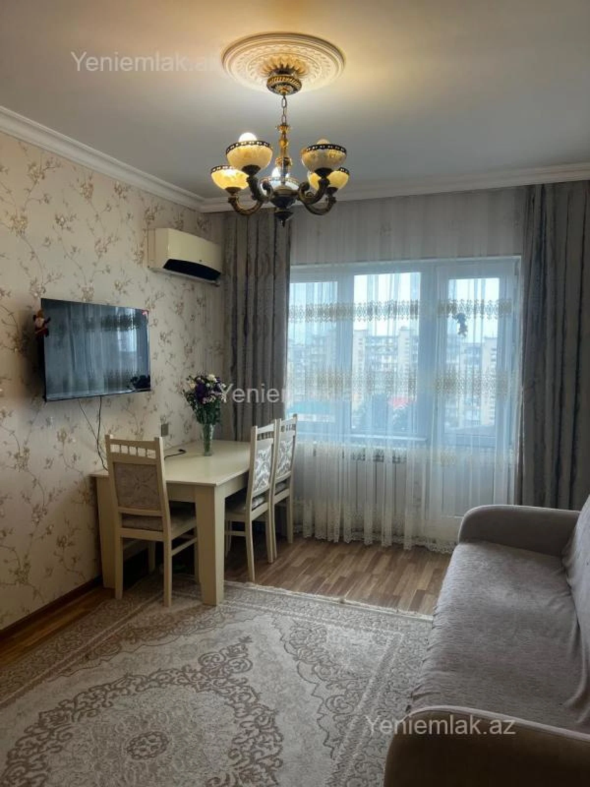 Satılır 4 otaqlı köhnə tikili 110 m²