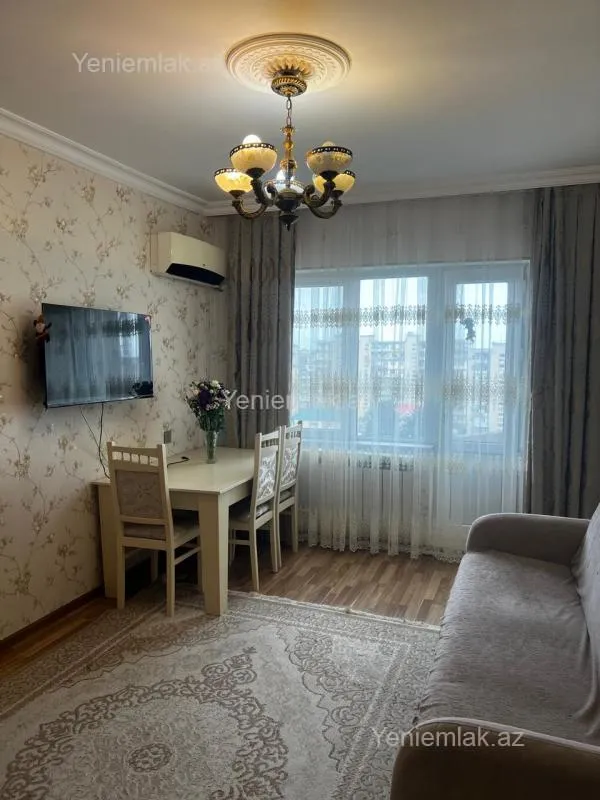 Satılır 4 otaqlı köhnə tikili 110 m²