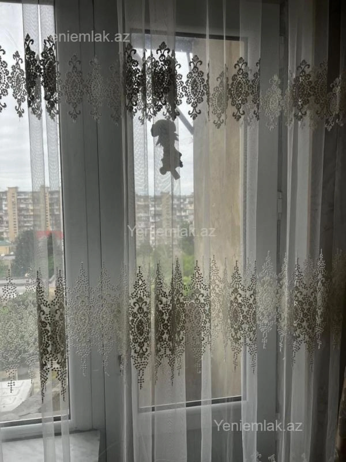 Satılır 4 otaqlı köhnə tikili 110 m²