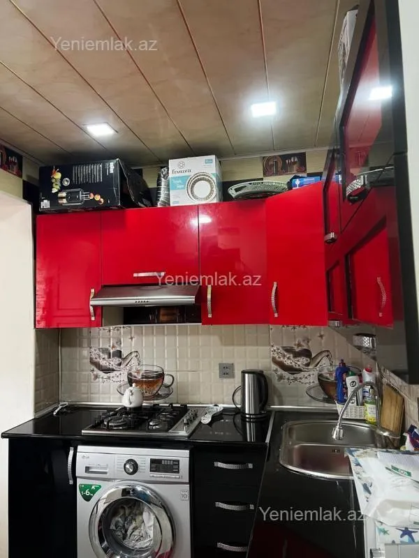 Satılır 4 otaqlı köhnə tikili 110 m²