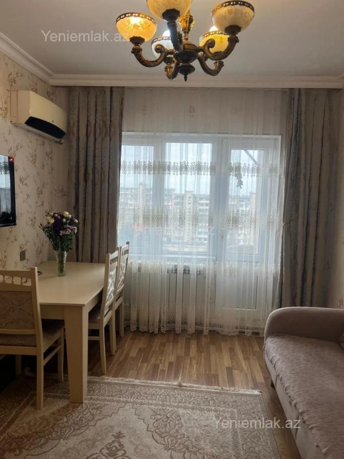 Satılır 4 otaqlı köhnə tikili 110 m²