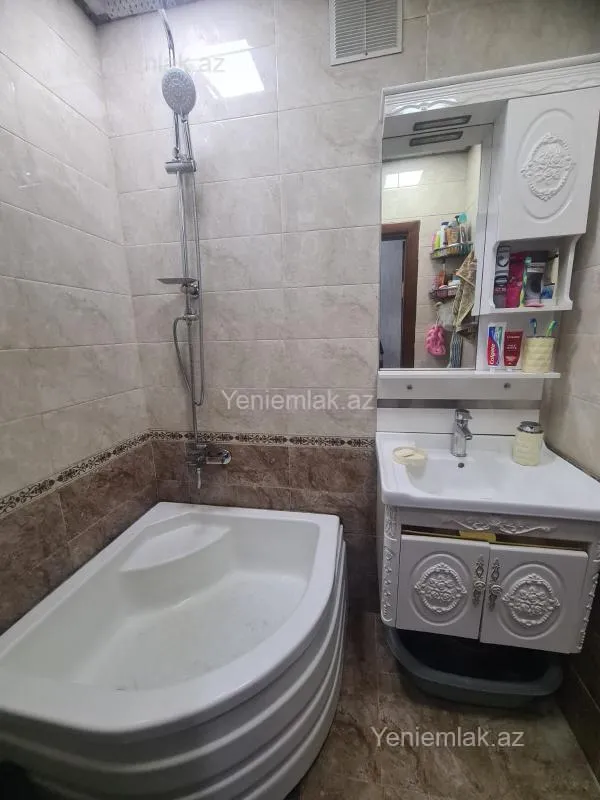 Satılır 3 otaqlı köhnə tikili 80 m²