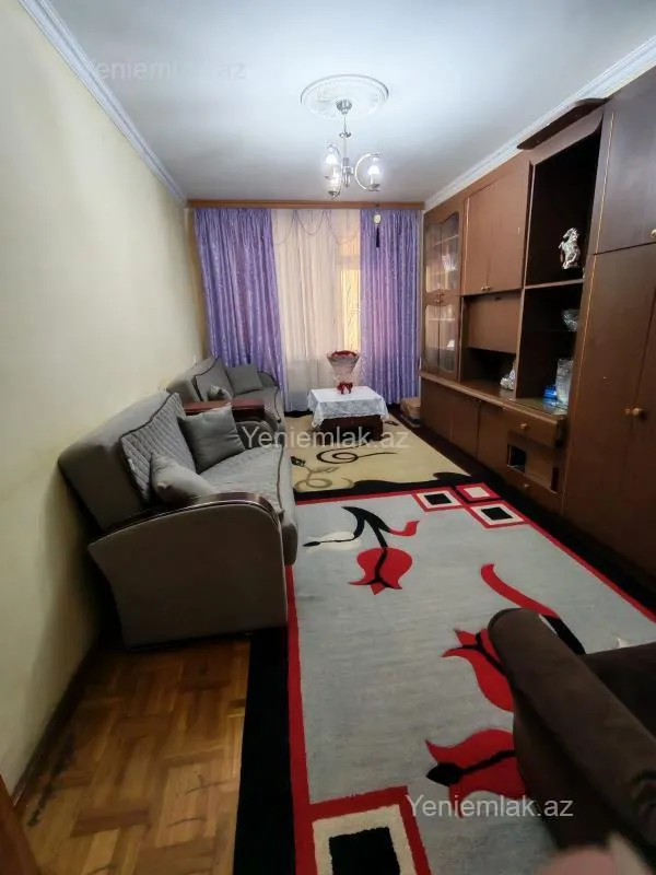 Satılır 2 otaqlı köhnə tikili 60 m²