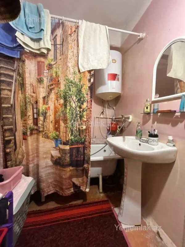 Satılır 1 otaqlı köhnə tikili 47 m²