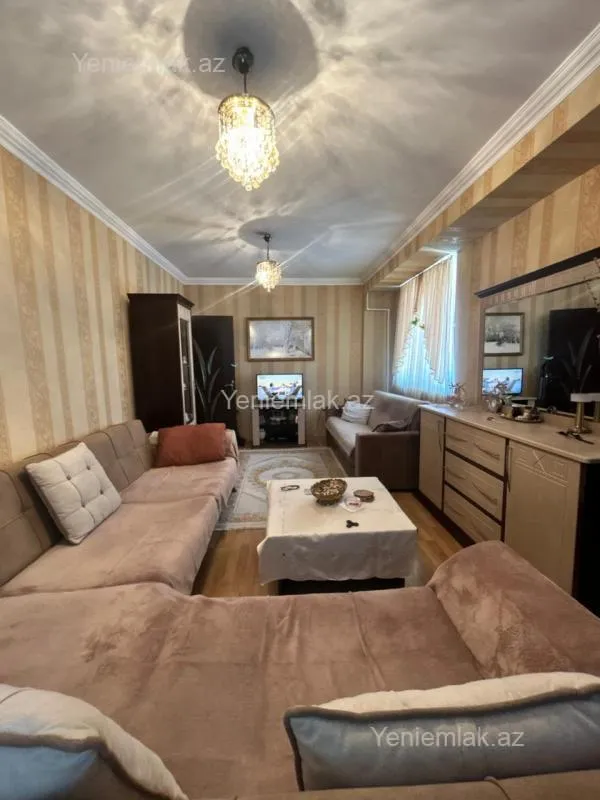 Satılır 1 otaqlı köhnə tikili 47 m²