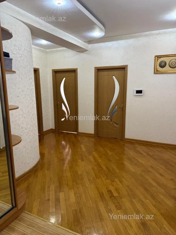 Satılır 3 otaqlı yeni tikili 125 m²