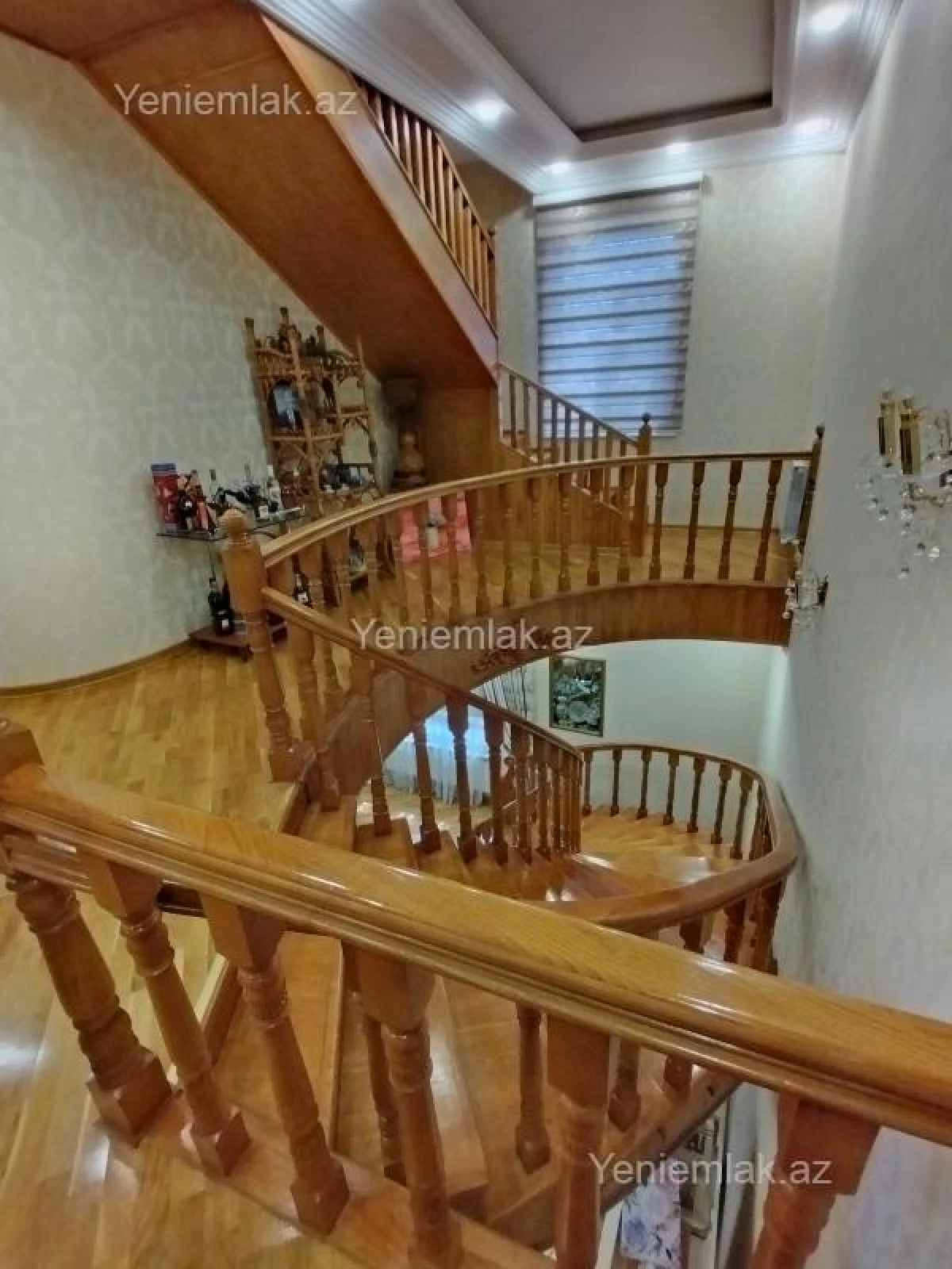 Satılır 5 otaqlı həyət evi 340 m²