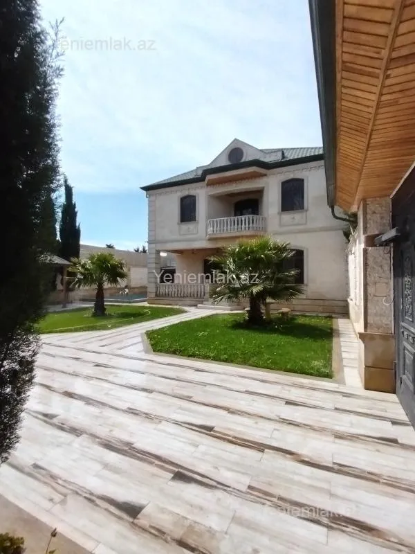 Satılır 5 otaqlı həyət evi 340 m²