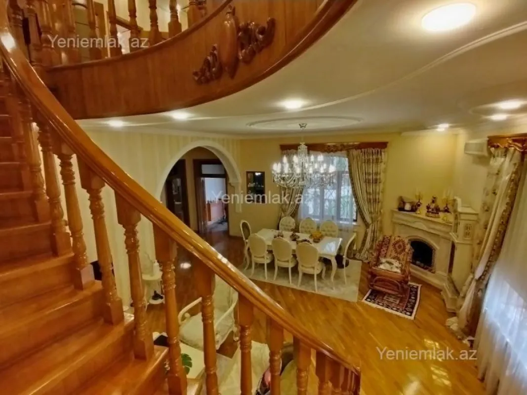 Satılır 5 otaqlı həyət evi 340 m²