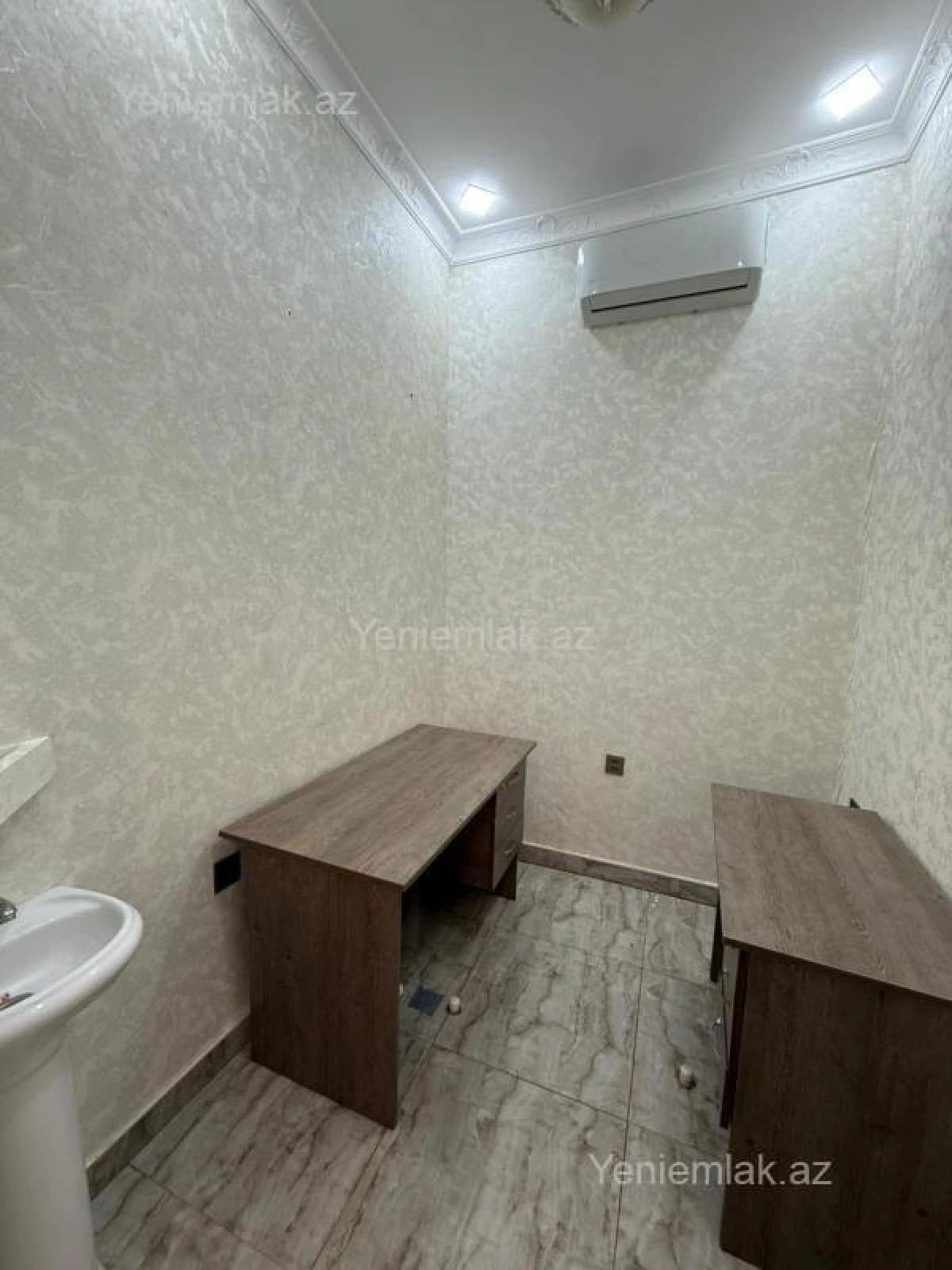 Satılır 5 otaqlı ofis 80 m²