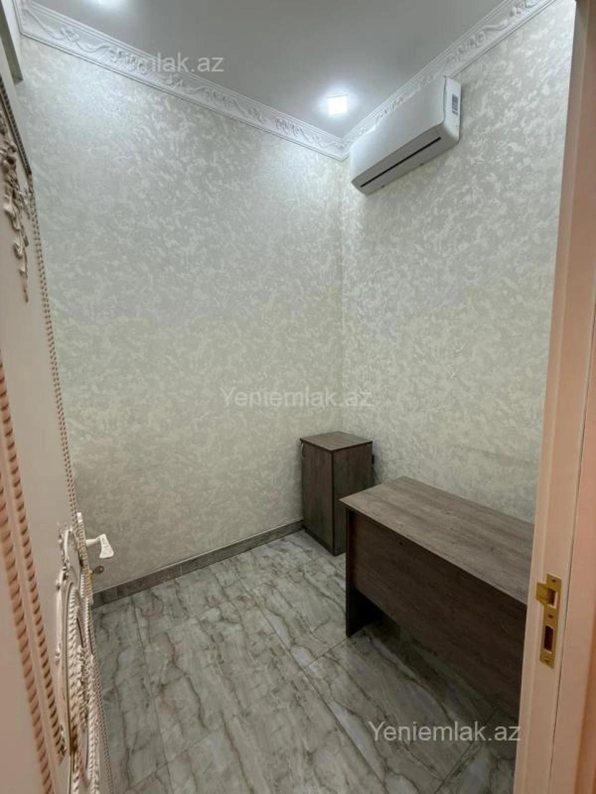 Satılır 5 otaqlı ofis 80 m²