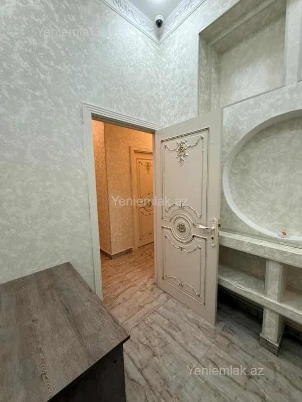 Satılır 5 otaqlı ofis 80 m²