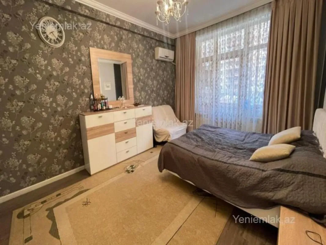 Satılır 3 otaqlı yeni tikili 137 m²